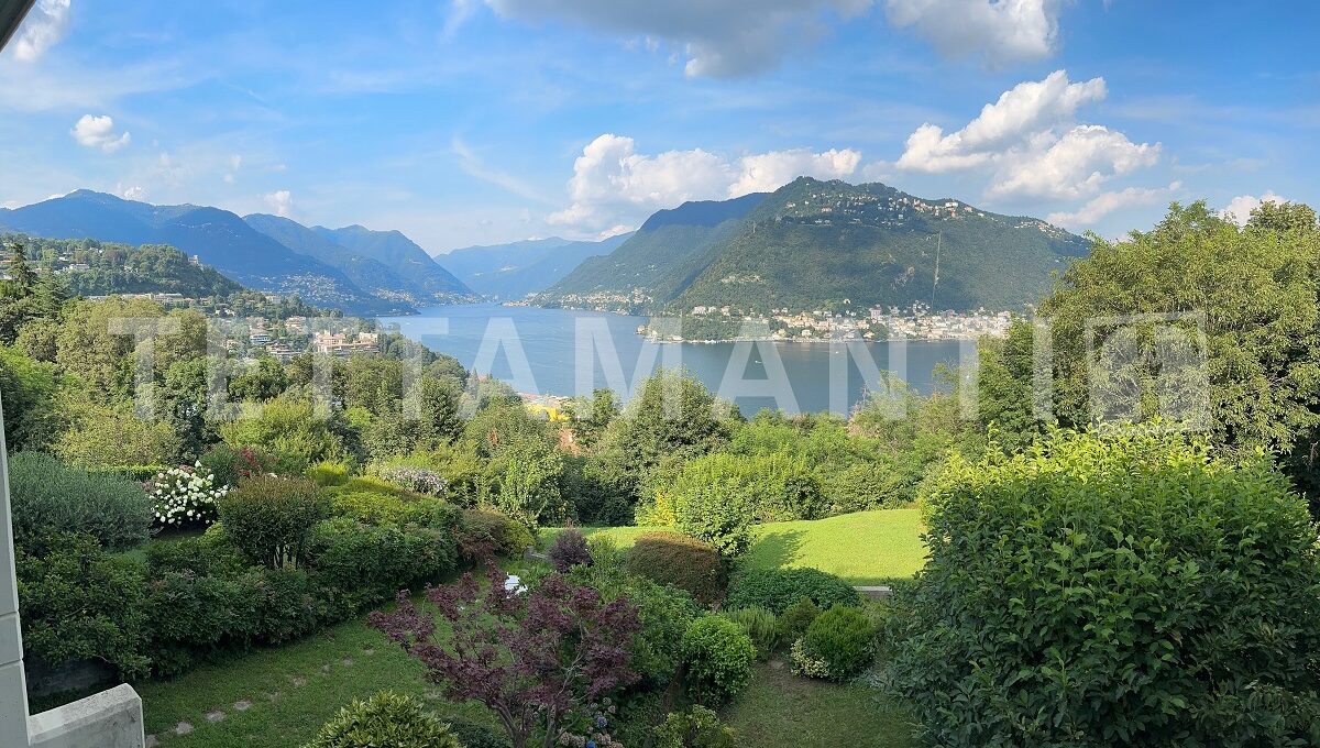 panoramic view lake villa for sale como