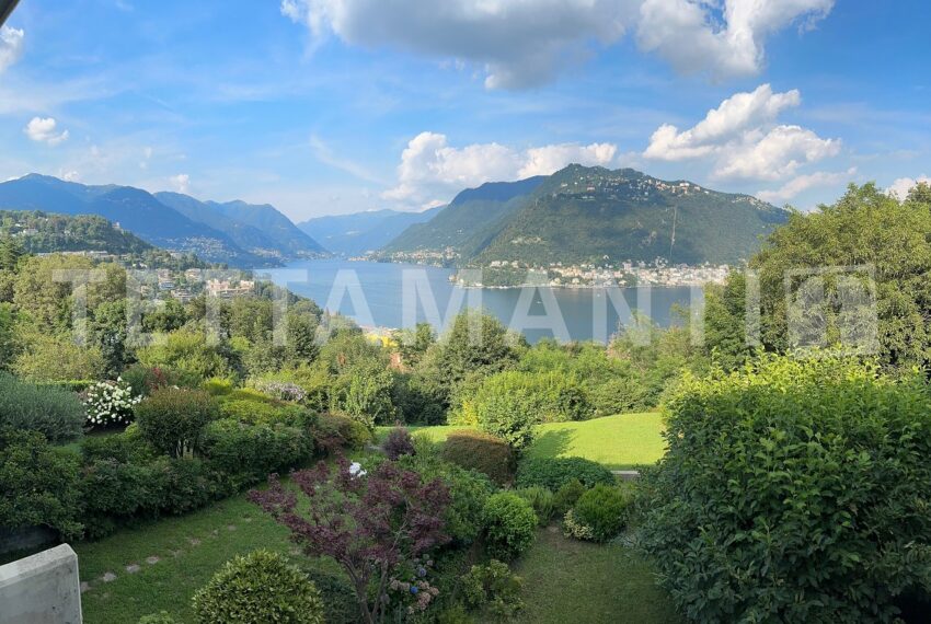 panoramic view lake villa for sale como