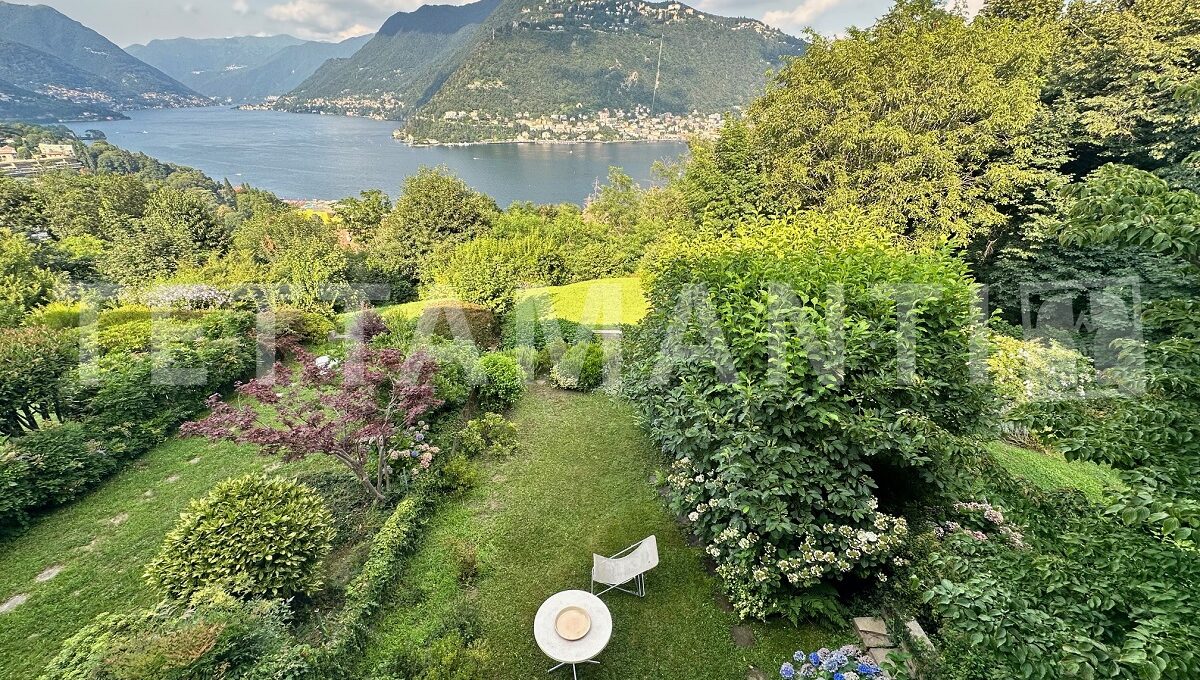 panoramic view lake villa for sale como