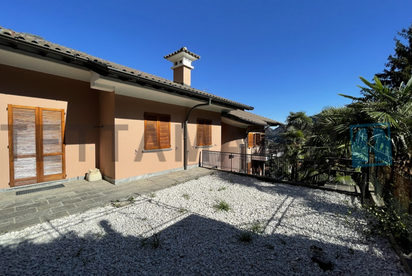 for sale como city villa