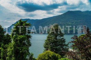 como lake apartment with swimming pool