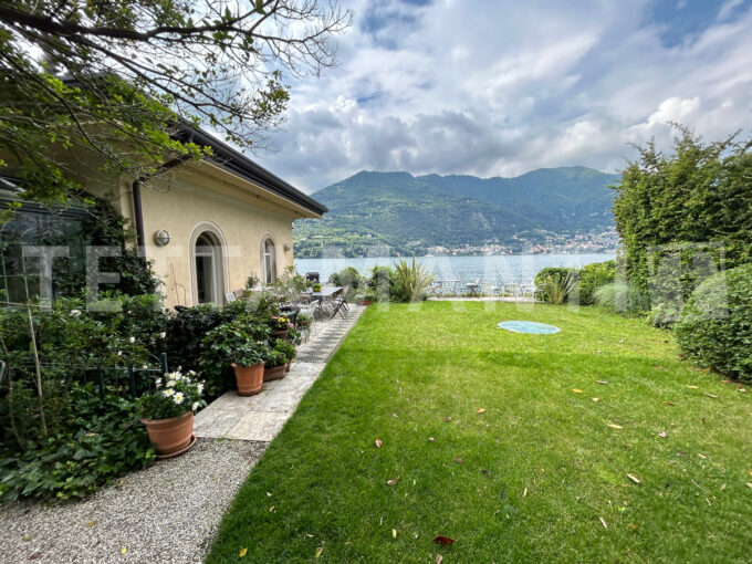 COMO UNIQUE VILLA WITH DOCK POOL AND GARDEN