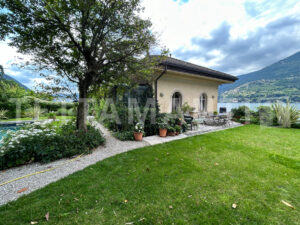 COMO UNIQUE VILLA WITH DOCK POOL AND GARDEN