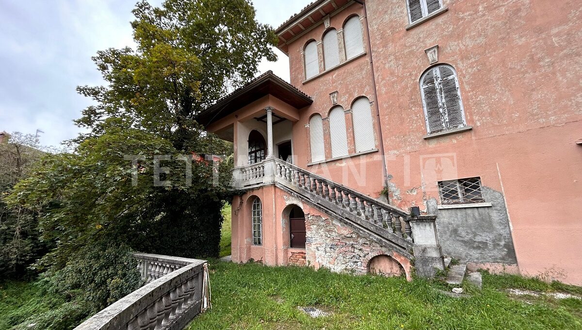 historical villa for sale near como