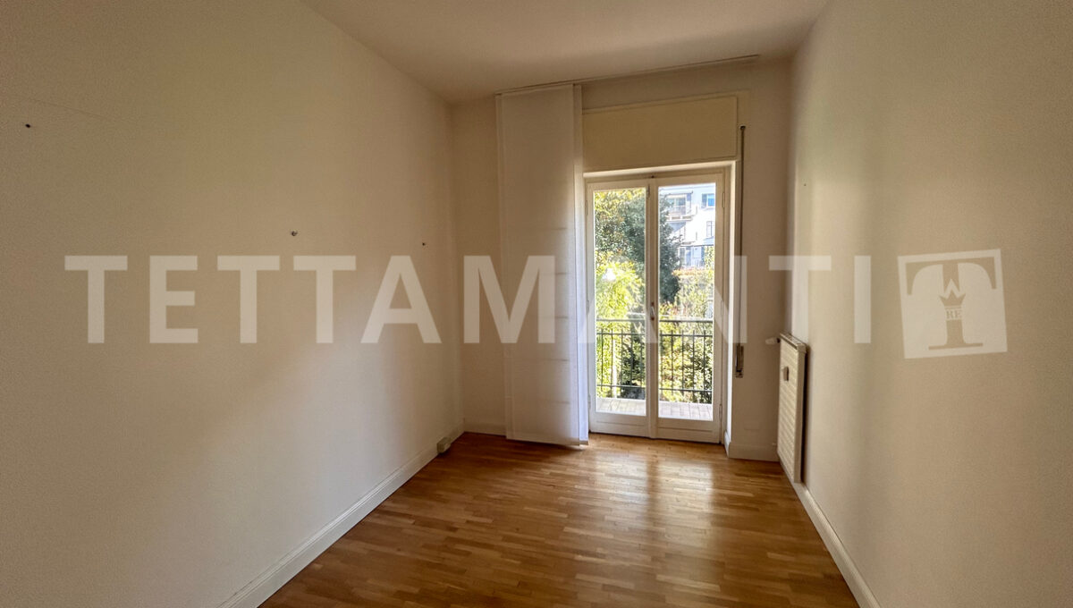 luxury apartment in como city