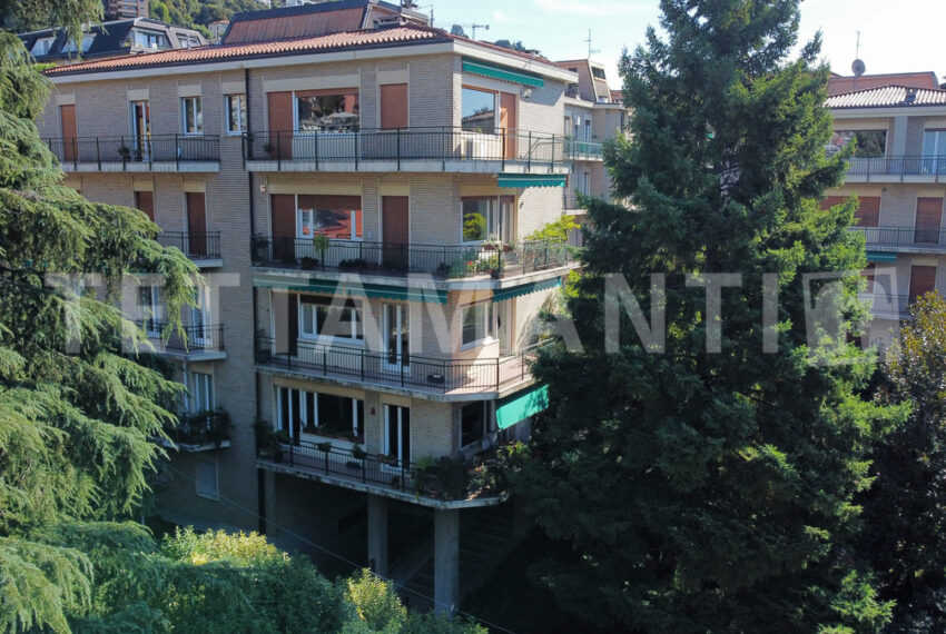 apartment for sale lake como 5 bedrooms