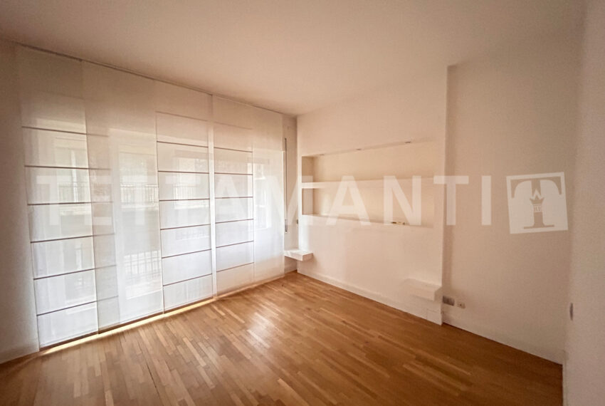 luxury apartment in como city