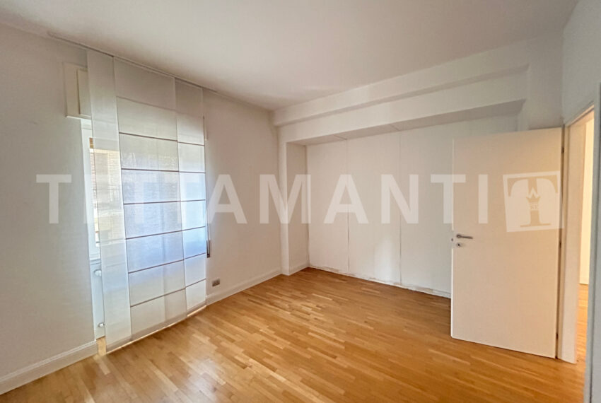 luxury apartment in como city