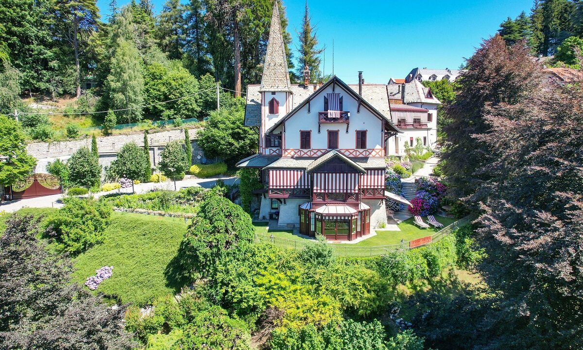 BRUNATE PANORAMIC HISTORIC VILLA