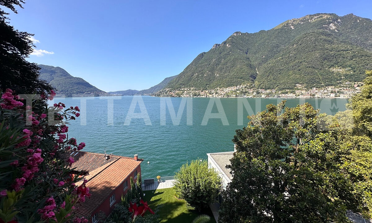 lake como view