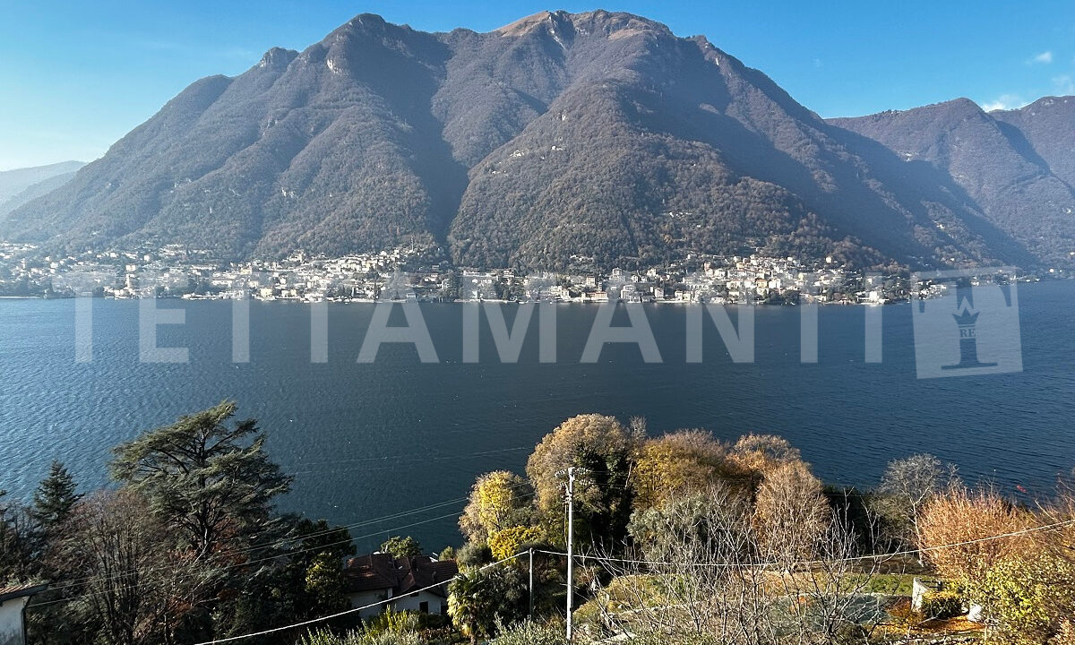 lake como view