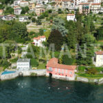 Lake Como villa pieds dans l'eaux