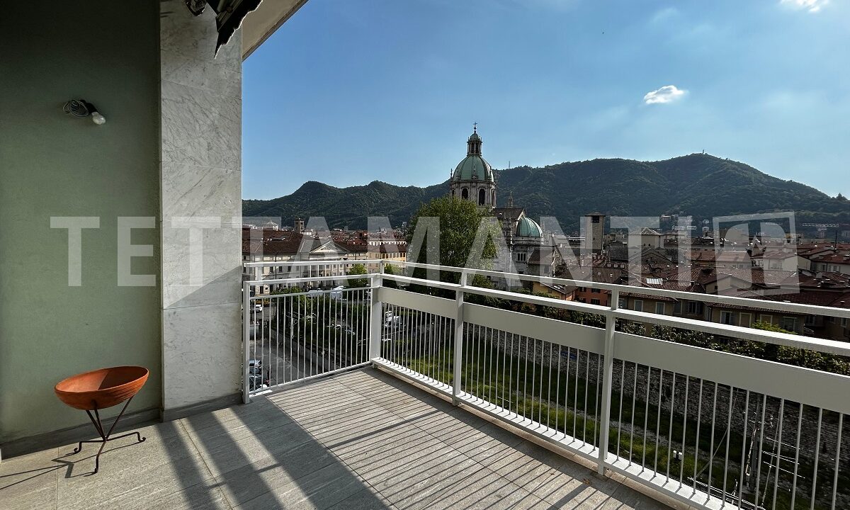 Apartment Como center with terrace
