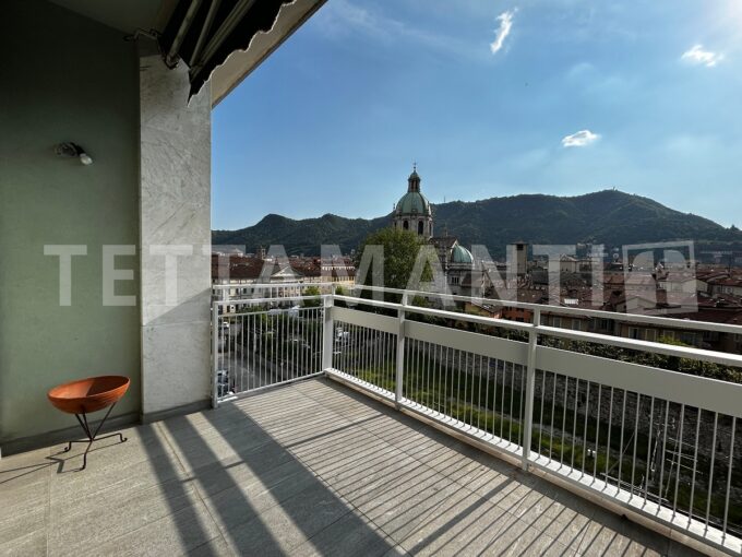 Apartment Como center with terrace