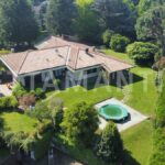 Villa for sale in Cantù with swimming pool and tennis