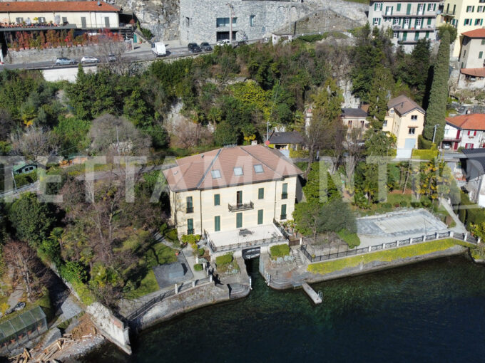 Moltrasio villa pieds dans l'eau