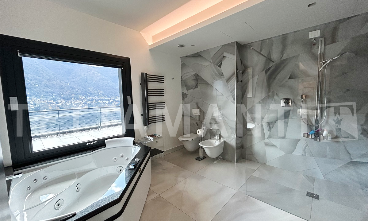 moltrasio-luxurious-penthouse-with-lake-view (19)