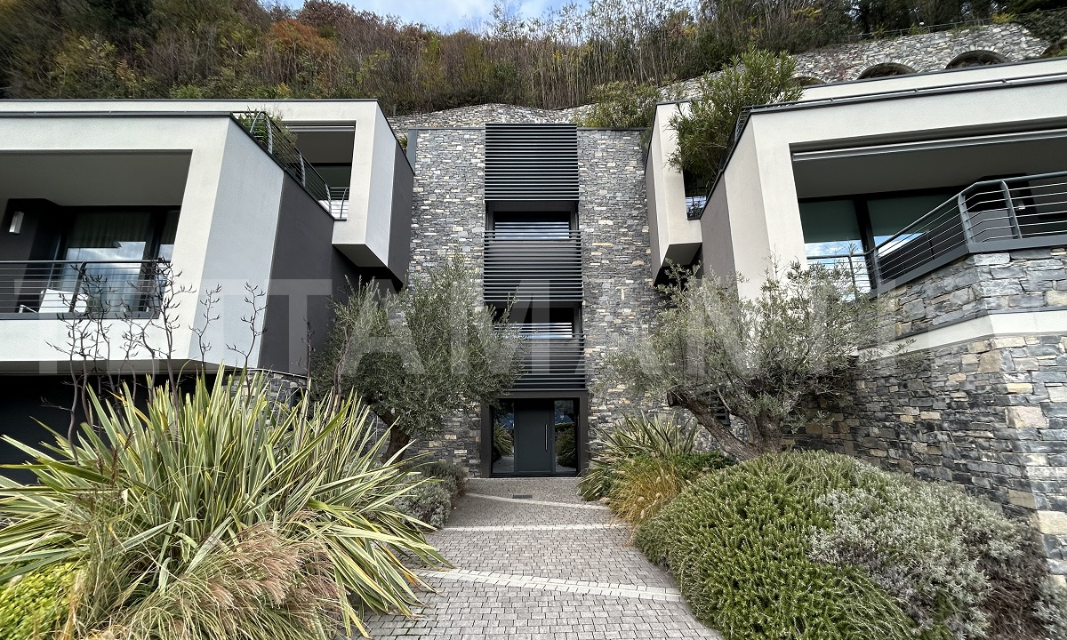 moltrasio-luxurious-penthouse-with-lake-view (9)