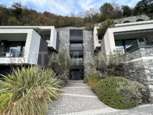 moltrasio-luxurious-penthouse-with-lake-view