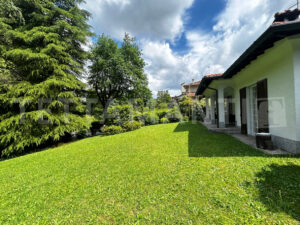 Carimate Elegant Villa for Sale