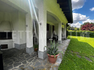 Carimate Elegant Villa for Sale