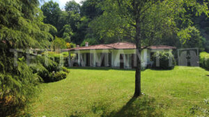 Carimate Elegant Villa for Sale