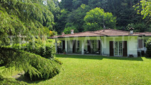 Carimate Elegant Villa for Sale