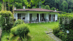 Carimate Elegant Villa for Sale