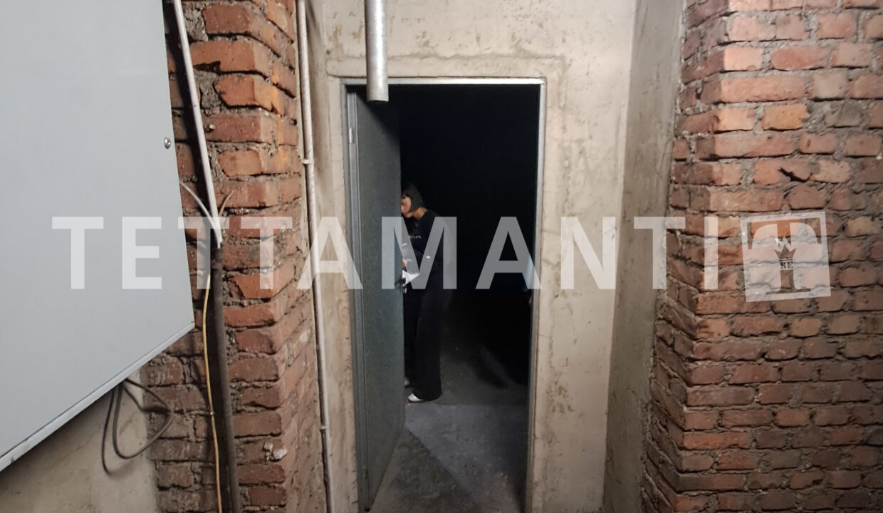 Milano Elegant Apartment for Sale in 1930s Building