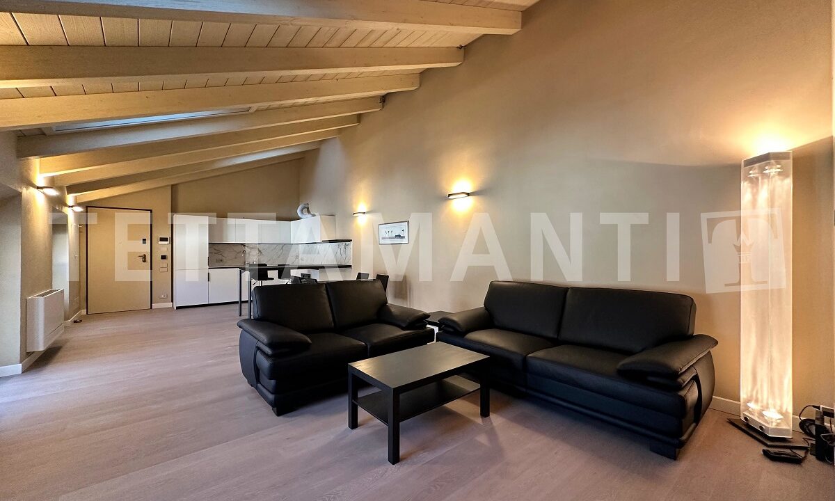 Como city center three-room apartment for rent