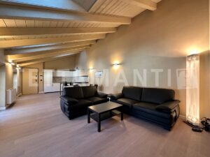 Como city center three-room apartment for rent