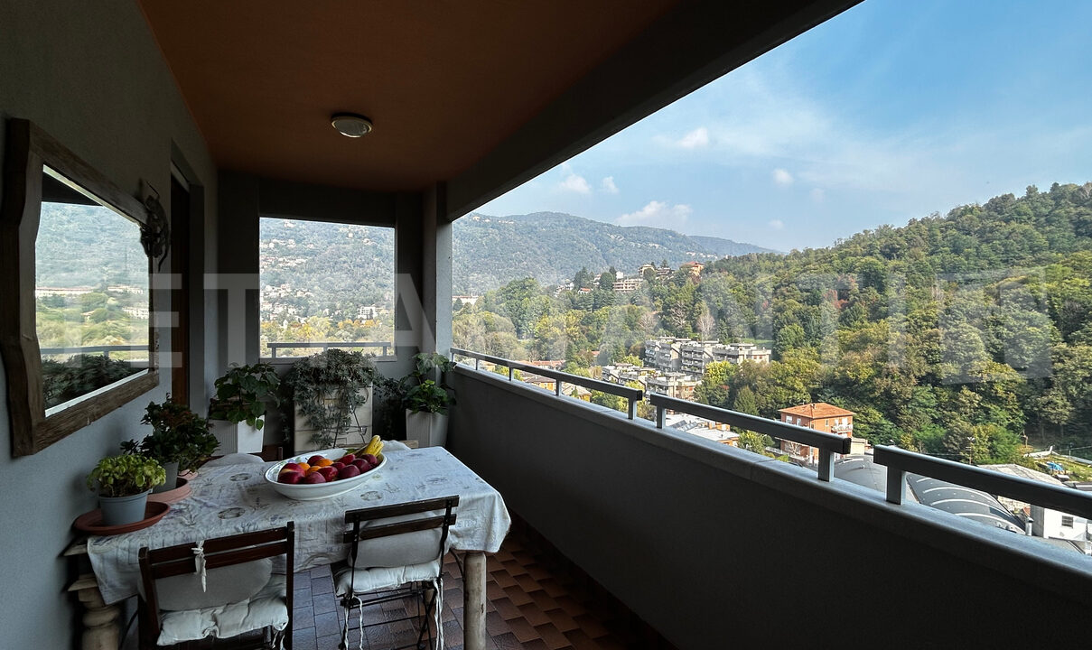 Como attico panoramico in vendita (24)