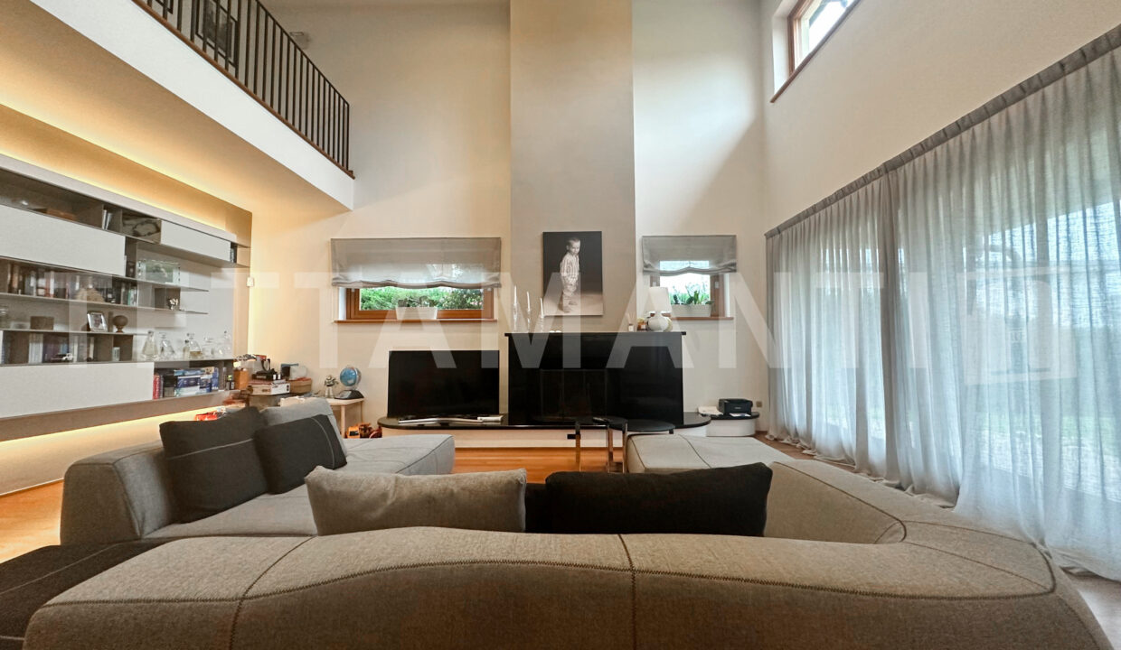 Modern Villa for Sale Como