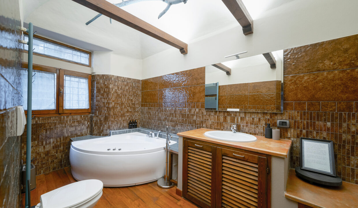 villa varenna fiumelatte1