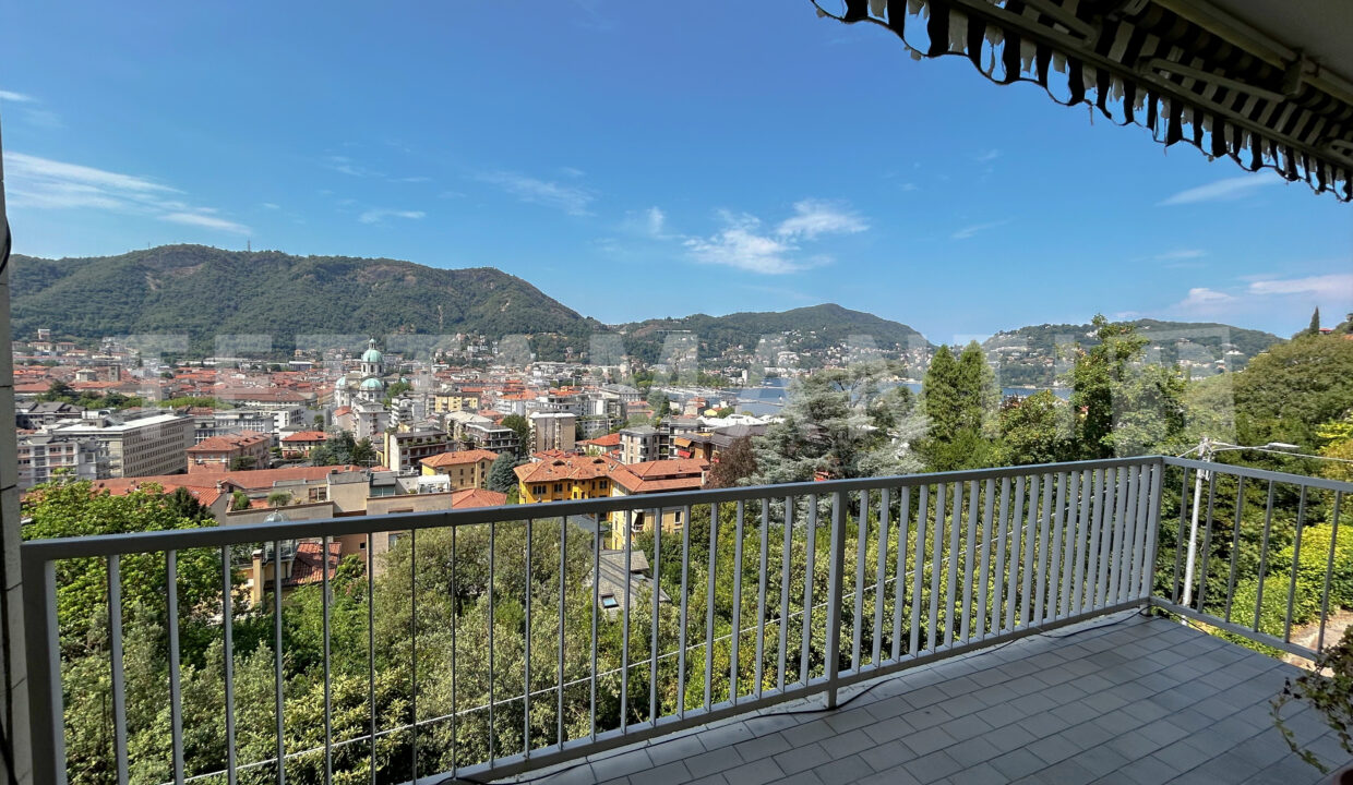 Como apartment with terrace 15