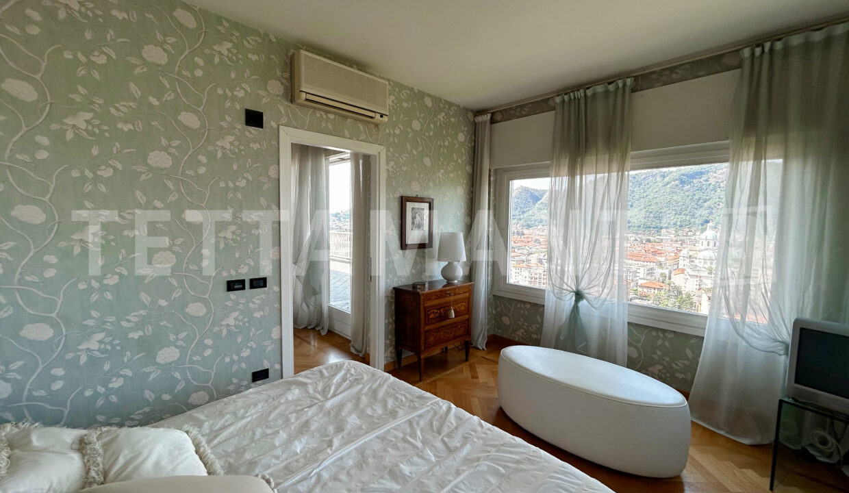 Como apartment with terrace 24
