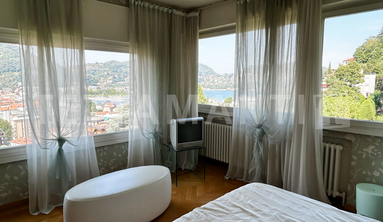 Como apartment with terrace 26