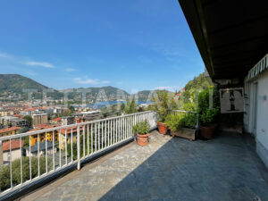 Penthouse with large terrace overlooking Como