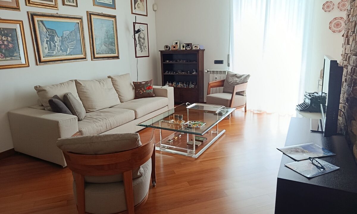 Como city center 2 bedroom apartment