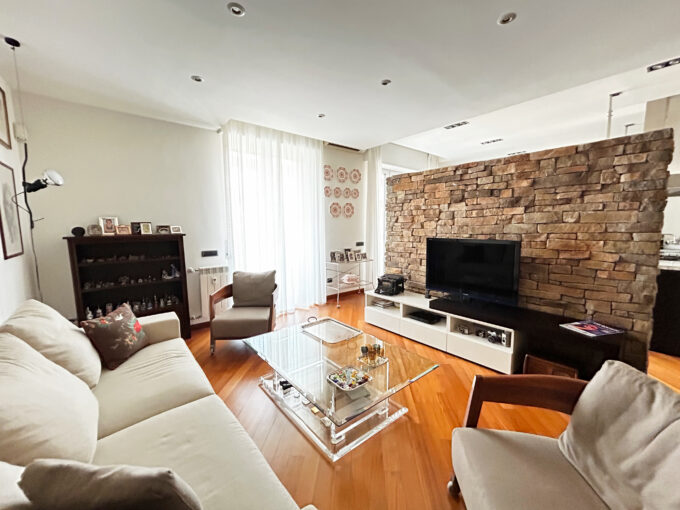 Como city center 2 bedroom apartment