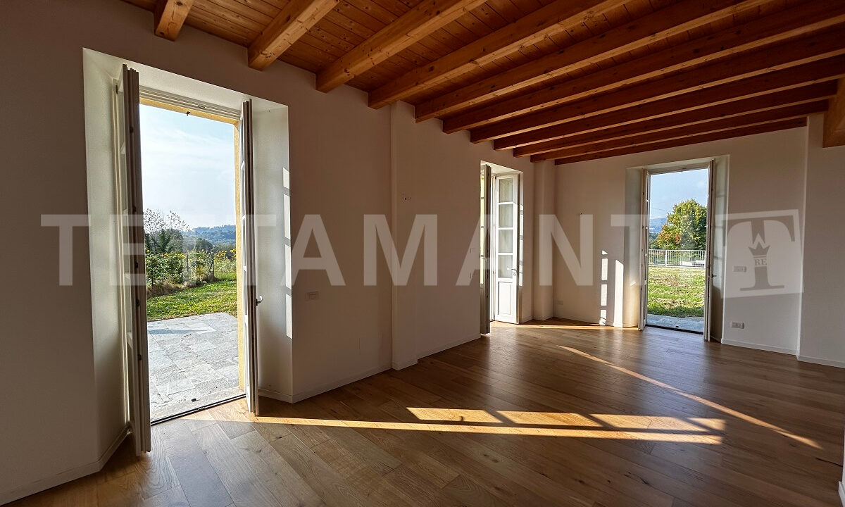 Montano Lucino New 4-Room Apartment